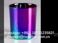 কাচের পাত্রে অর্ধেক রংধনু রঙ